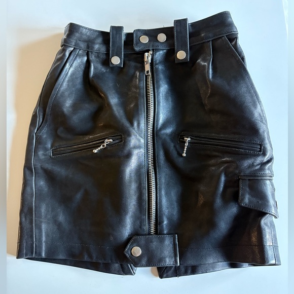 FRAME Black Lamb Leather Skirt with Zipper Detail - Picture 2 of 16